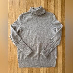 Aqua cashmere sweater size small